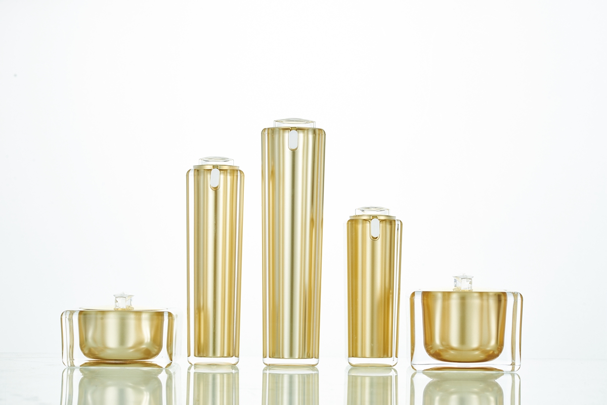 	Toner, cream, serum bottle